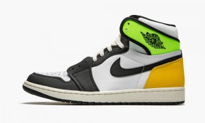 Nike Air Jordan 1 Retro High OG 'Volt Gold' Miesten Kengät Valkoinen Mustat Metal Kultaiset | 745VDWFAL