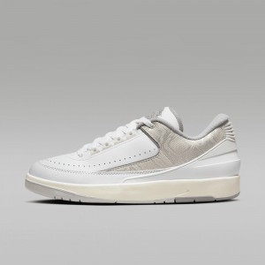 Nike Air Jordan 2 Retro Low Miesten Kengät Valkoinen Harmaat | 301TWCFZI