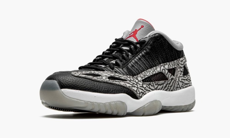 Nike Air Jordan 11 Low IE 'Black Cement' Miesten Kengät Mustat Harmaat | 301JTVKEN