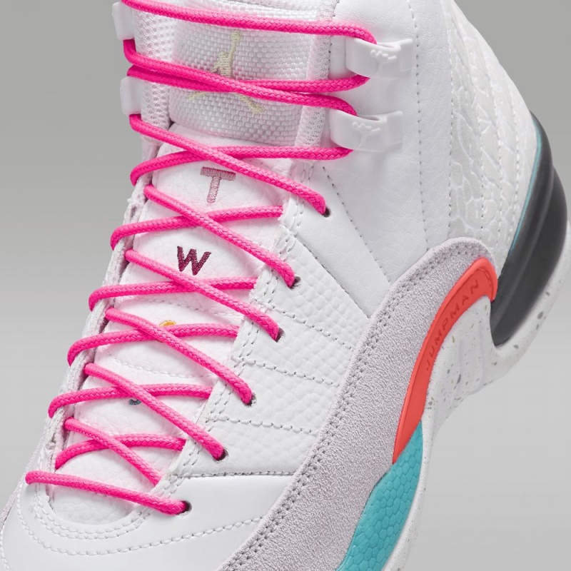 Nike Air Jordan 12 Retro Lasten Kengät Valkoinen Pinkki | 870FUVWID