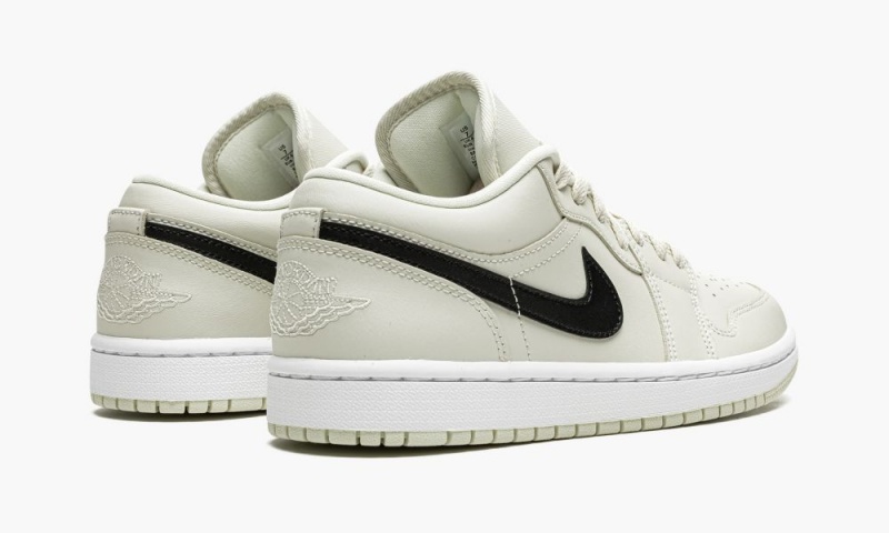 Nike Air Jordan 1 Low 'Coconut Milk' Naisten Kengät Mustat Valkoinen | 167JAYTHE