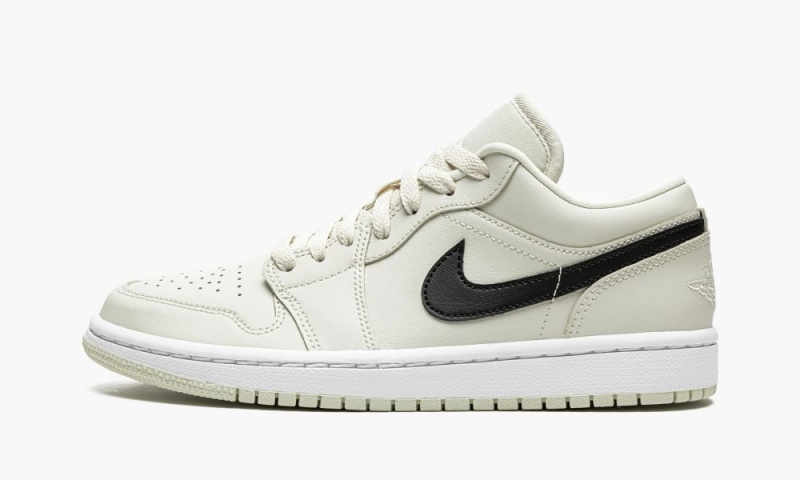 Nike Air Jordan 1 Low \'Coconut Milk\' Naisten Kengät Mustat Valkoinen | 167JAYTHE