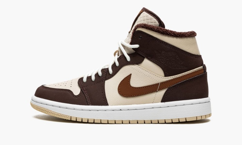 Nike Air Jordan 1 MID SE \'Brown Basalt Fleece\' Naisten Kengät Ruskea Beige | 804XUGEAT