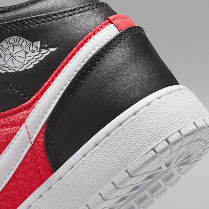 Nike Air Jordan 1 MID SE Lasten Kengät Valkoinen Mustat Punainen | 563AQMGHJ