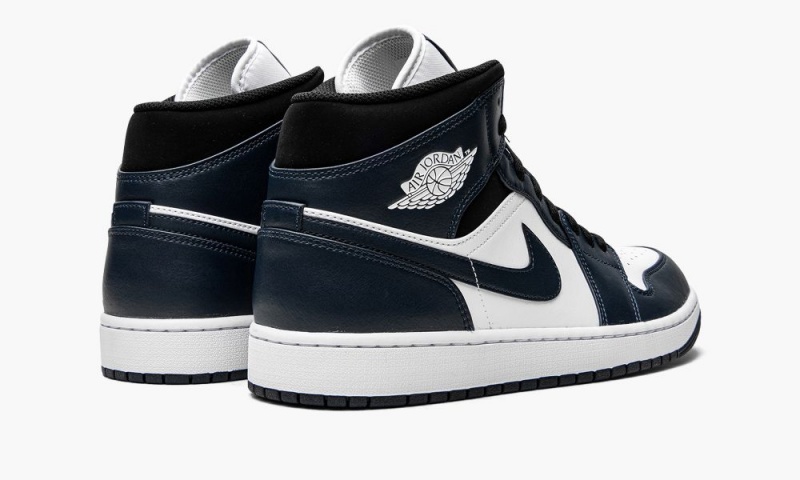 Nike Air Jordan 1 Mid 'Armory Navy' Miesten Kengät Laivastonsininen Valkoinen Mustat | 354HKPGIS