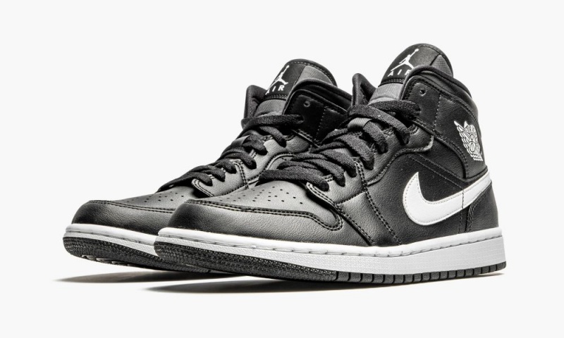 Nike Air Jordan 1 Mid 'Black / White' Naisten Kengät Mustat Valkoinen | 867CBKUIE