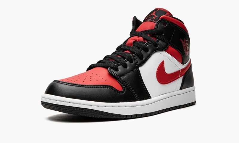 Nike Air Jordan 1 Mid 'Bred Varvas' Miesten Kengät Valkoinen Mustat Punainen | 104BMATPY