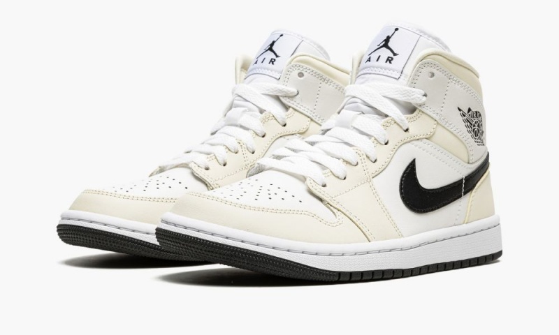 Nike Air Jordan 1 Mid 'Coconut Milk' Naisten Kengät Mustat Valkoinen | 428GSEJWL