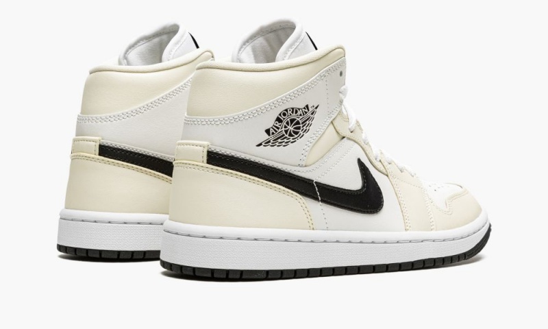 Nike Air Jordan 1 Mid 'Coconut Milk' Naisten Kengät Mustat Valkoinen | 428GSEJWL