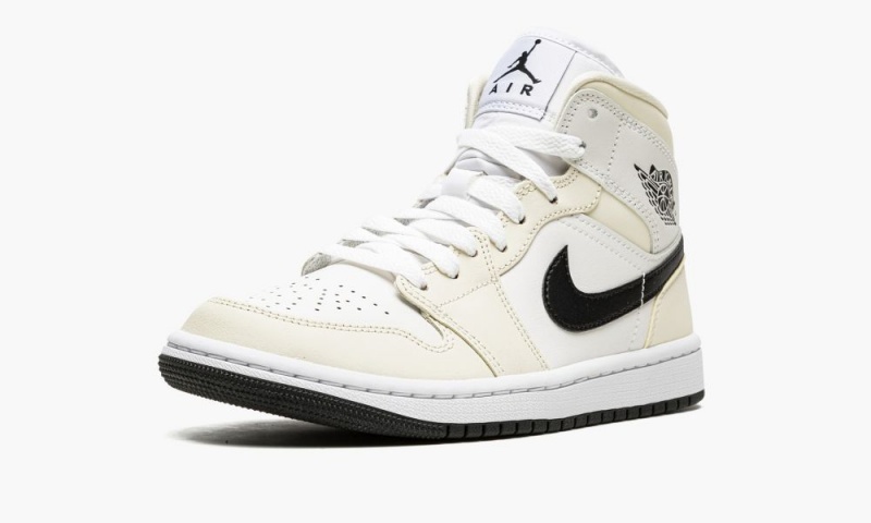 Nike Air Jordan 1 Mid 'Coconut Milk' Naisten Kengät Mustat Valkoinen | 428GSEJWL