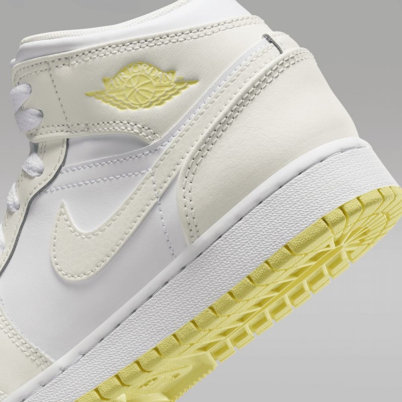 Nike Air Jordan 1 Mid Lasten Kengät Valkoinen Vaaleanoranssi | 138EUGQVD