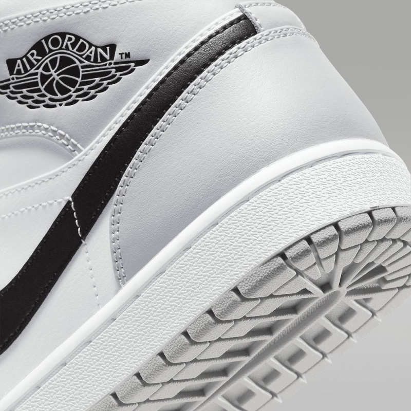 Nike Air Jordan 1 Mid Miesten Kengät Vaaleanharmaat Valkoinen Mustat | 756KWASXN