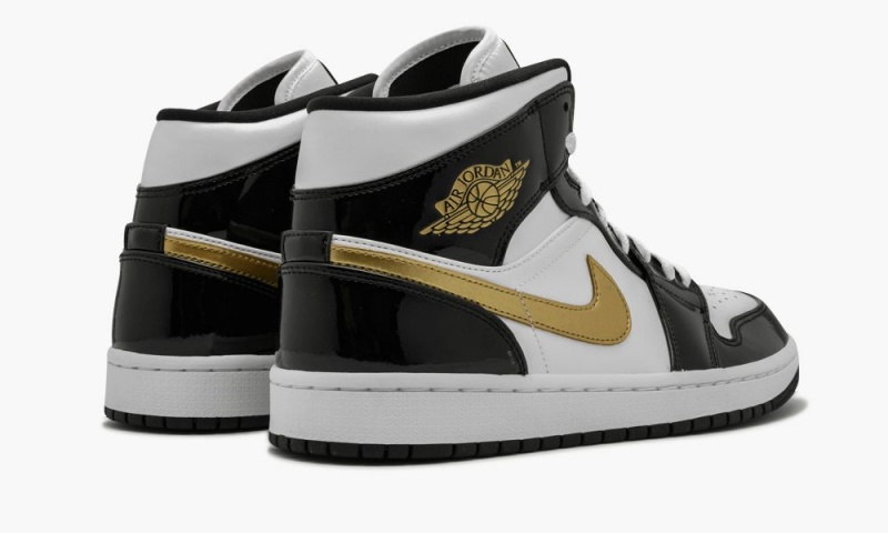 Nike Air Jordan 1 Mid SE 'Black Gold Kiiltonahka Nahkaiset' Miesten Kengät Mustat Metal Kultaiset Valkoinen | 106GTHVNP