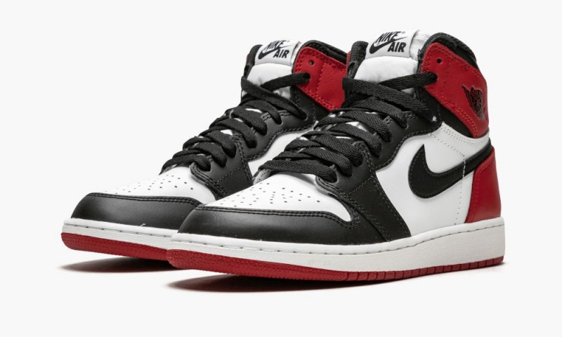 Nike Air Jordan 1 Retro High OG BG Lasten Kengät Valkoinen Mustat Punainen | 152UMRXOA