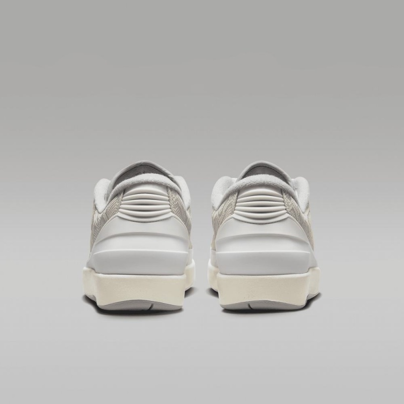 Nike Air Jordan 2 Retro Low Miesten Kengät Valkoinen Harmaat | 301TWCFZI