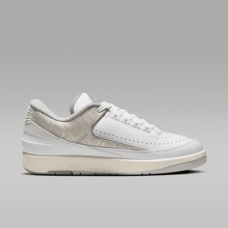 Nike Air Jordan 2 Retro Low Miesten Kengät Valkoinen Harmaat | 301TWCFZI
