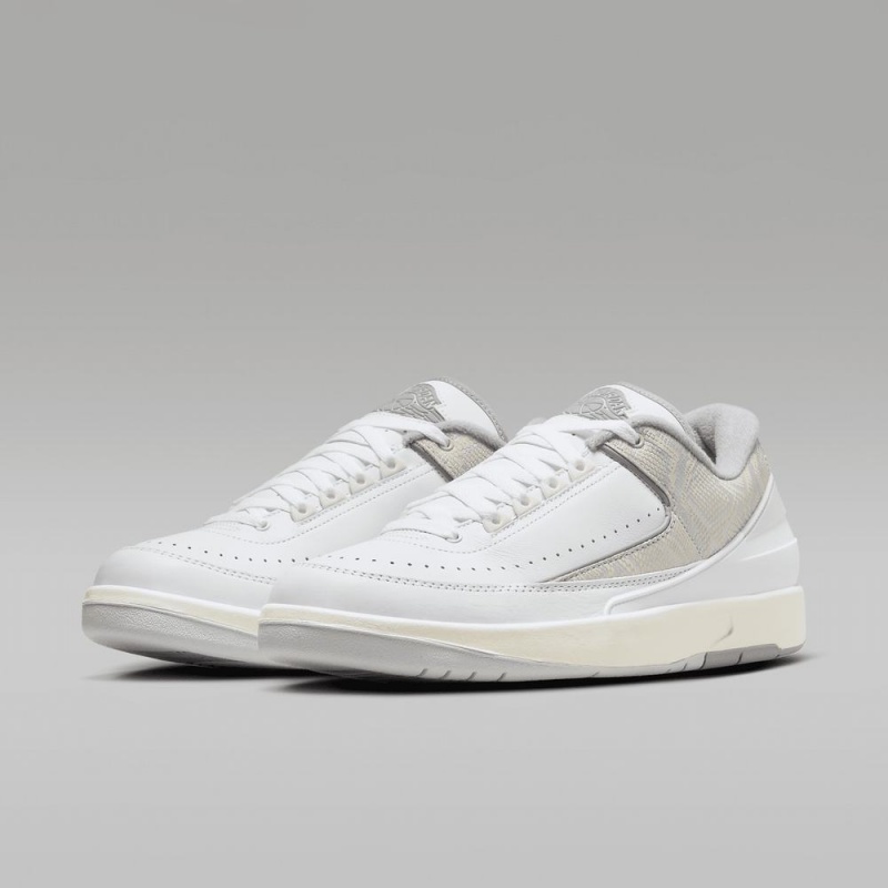 Nike Air Jordan 2 Retro Low Miesten Kengät Valkoinen Harmaat | 301TWCFZI