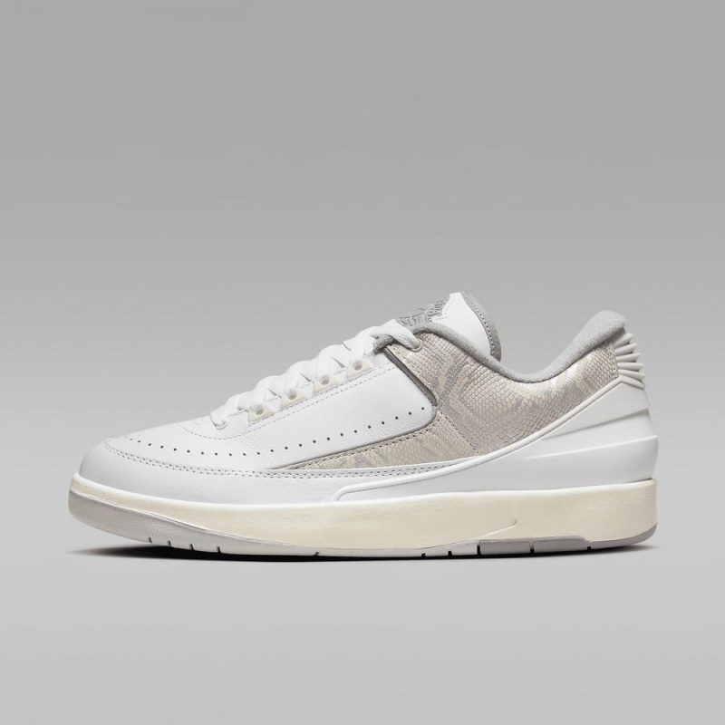 Nike Air Jordan 2 Retro Low Miesten Kengät Valkoinen Harmaat | 301TWCFZI