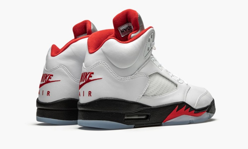 Nike Air Jordan 5 Retro 'Fire Red Silver Tongue 2020' Miesten Kengät Valkoinen Punainen Mustat | 083QHNOWZ