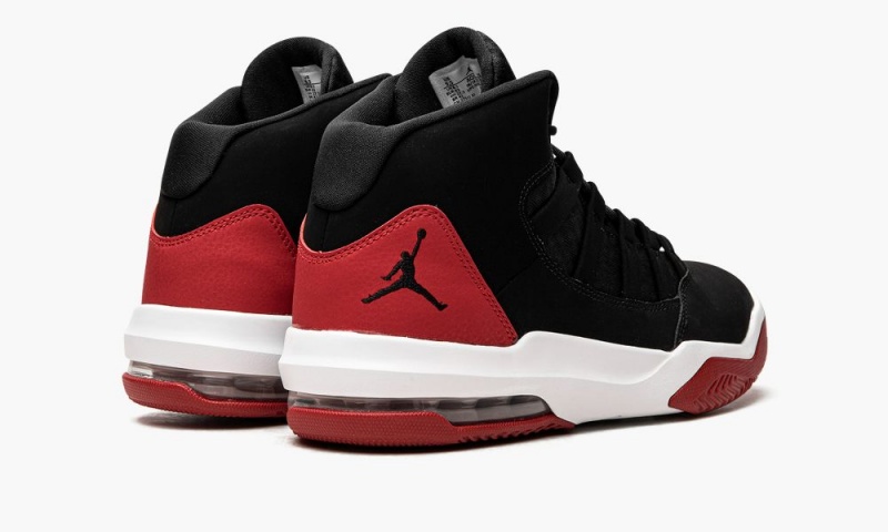 Nike Air Jordan Max Aura Miesten Kengät Mustat Punainen | 745GSYQWF