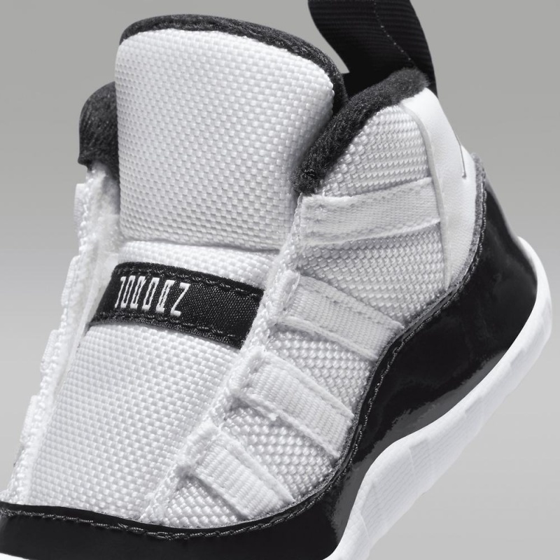 Nike Jordan 11 Lasten Kengät Valkoinen Mustat Metal Kultaiset | 065PZVUIL