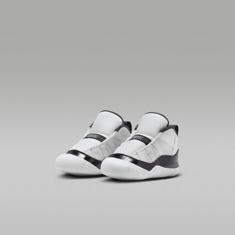 Nike Jordan 11 Lasten Kengät Valkoinen Mustat Metal Kultaiset | 065PZVUIL