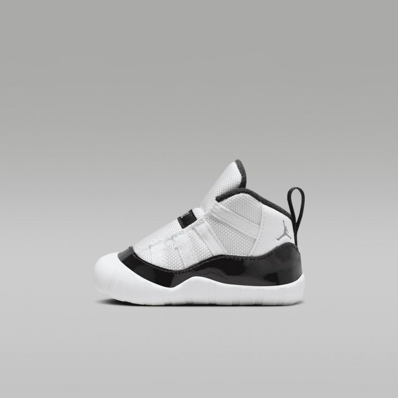 Nike Jordan 11 Lasten Kengät Valkoinen Mustat Metal Kultaiset | 065PZVUIL